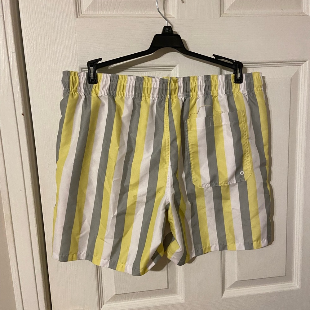 Goodfellow & Co Large men’s swim shorts